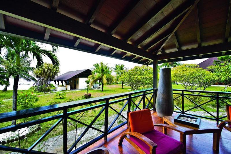 New Emerald Cove Hotel Baie Sainte Anne Eksteriør bilde