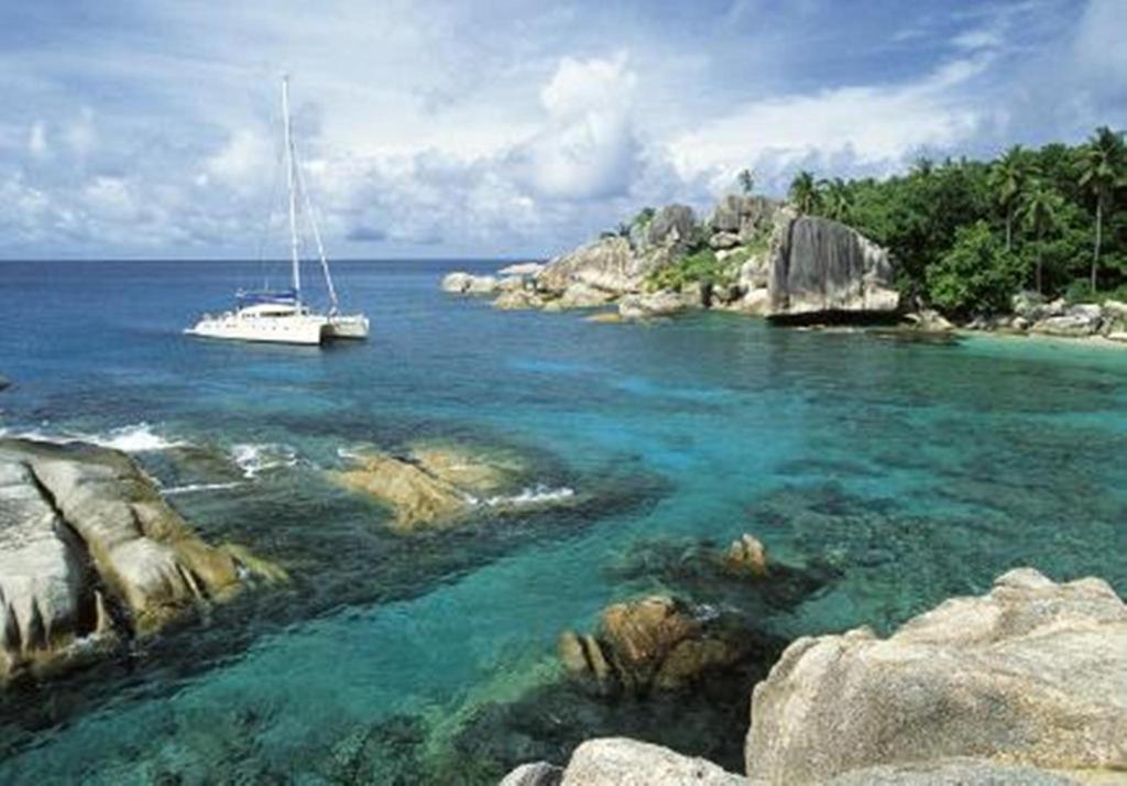 New Emerald Cove Hotel Baie Sainte Anne Eksteriør bilde