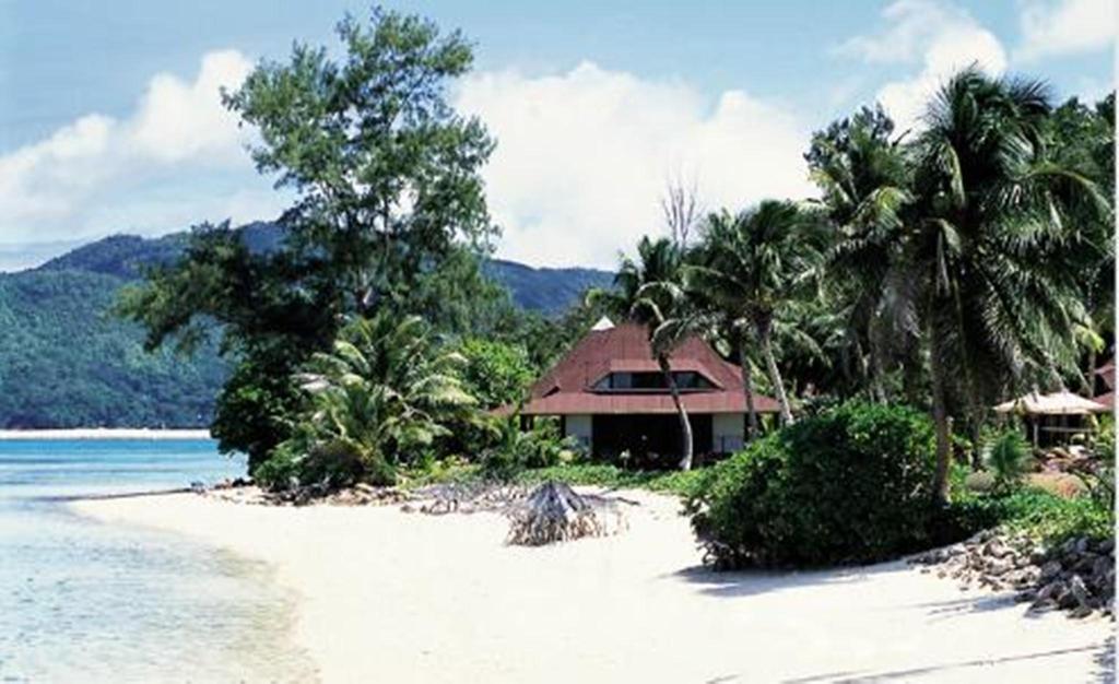 New Emerald Cove Hotel Baie Sainte Anne Eksteriør bilde